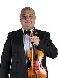 Soloist Zsolt Szomora