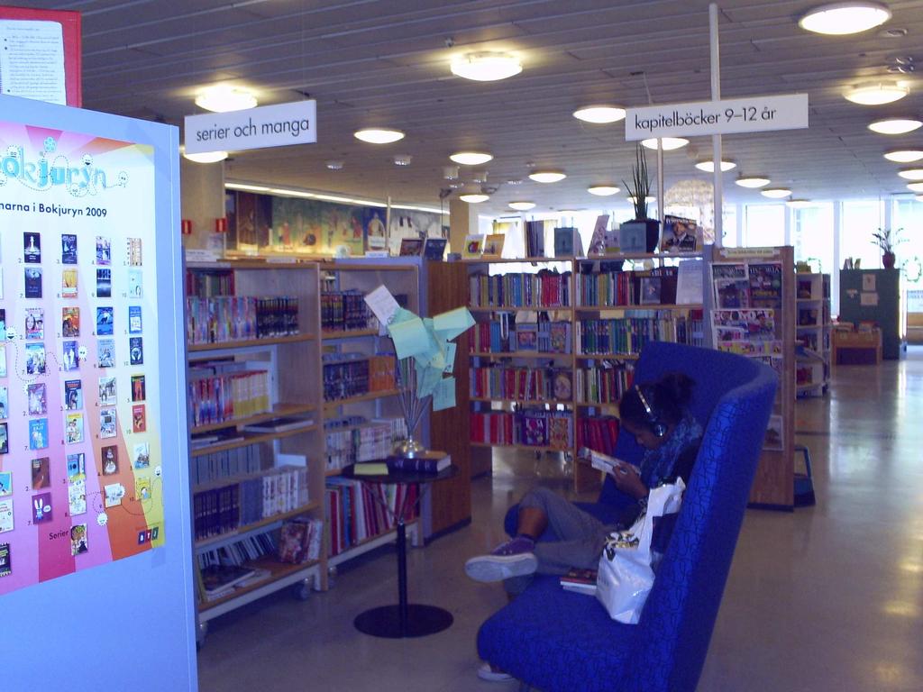 The City Library Gothenburg City Library combines high-tech and innovative facilities with the most lively environment.
