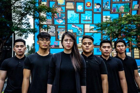 5 SOUTHERN LIGHTS is a south based alternative rock band, mostly from the cities of Las Piñas and Bacoor, consisting of singer/songwriter/guitarist Michelle Dimen, guitarists Charles Narcelles,
