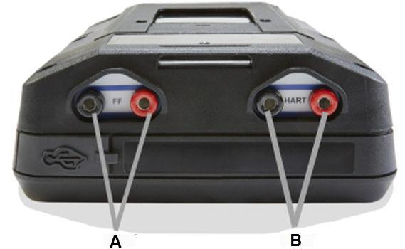 1. Conectaţi adaptorul CA la o priză de alimentare. 2. Ataşaţi conectorul adaptorului CA la partea laterală a unităţii Trex. O încărcare completă necesită aproximativ trei-patru ore.