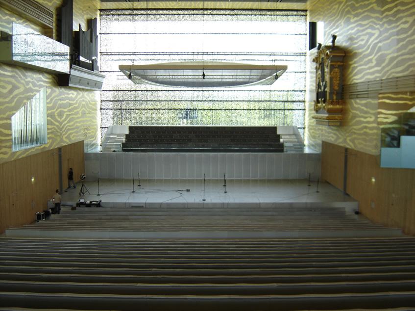 surfaces around the orchestra platform. According to Gade [3] an architecturally (and probably also subjectively) dramatic 20% reduction e.g. in height of ceiling or in distance between side walls, will result in STearly increasing only about 1 db.