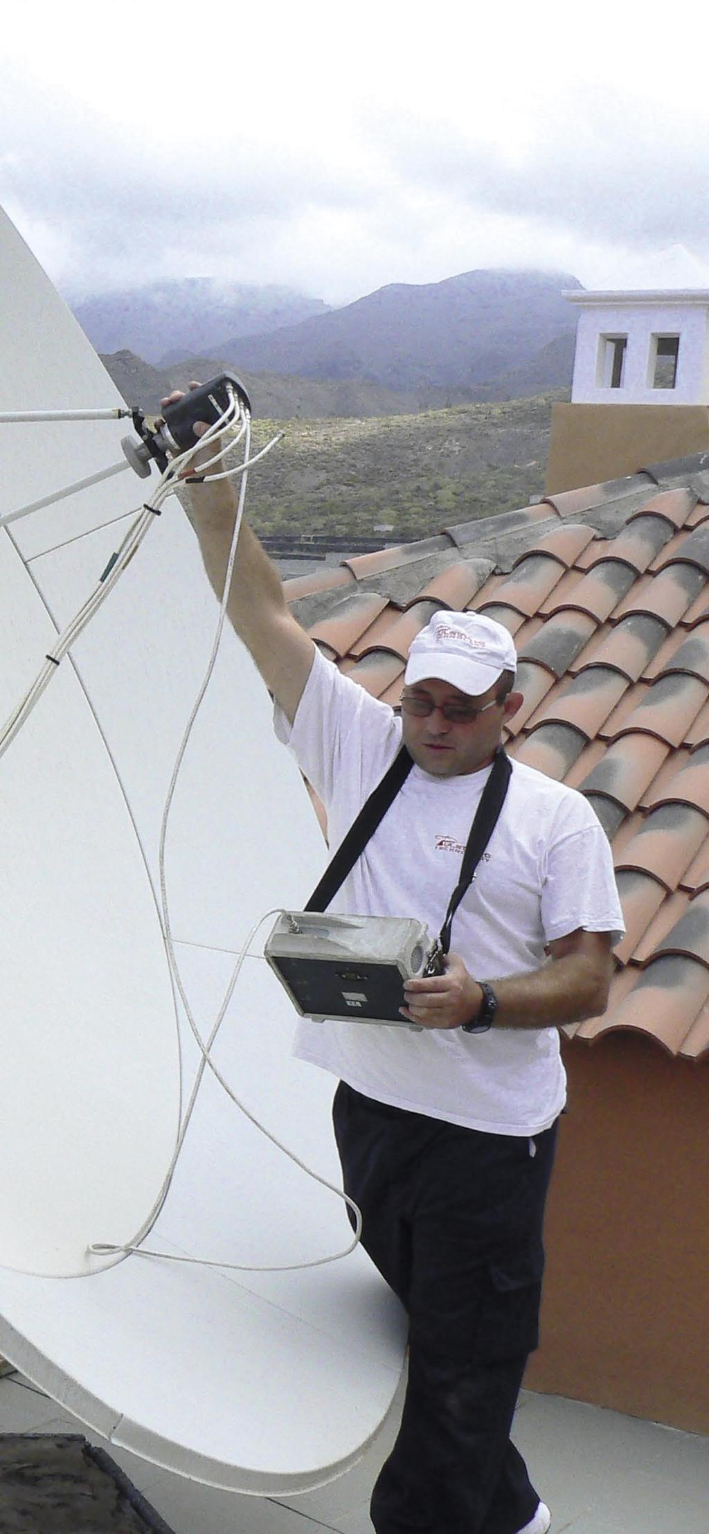 acquired his first satellite system: It was an 80cm system for HISPASAT reception. Back then I could receive two channels from Brazil TV Record and Tango TV.