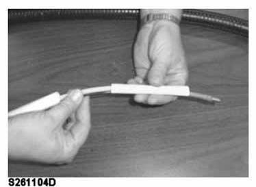 4 Connection of the triaxial cable The triaxial cable is calibrated and must never be cut or altered. 1.