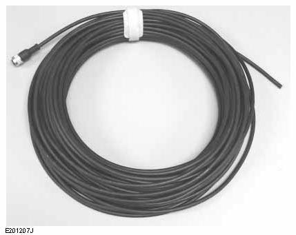 The maximum length of the cable from LIN-300 signal conditioner to instrument is 100m (330 ft.). With a fish-tape, carefully pull the cable into the conduit.