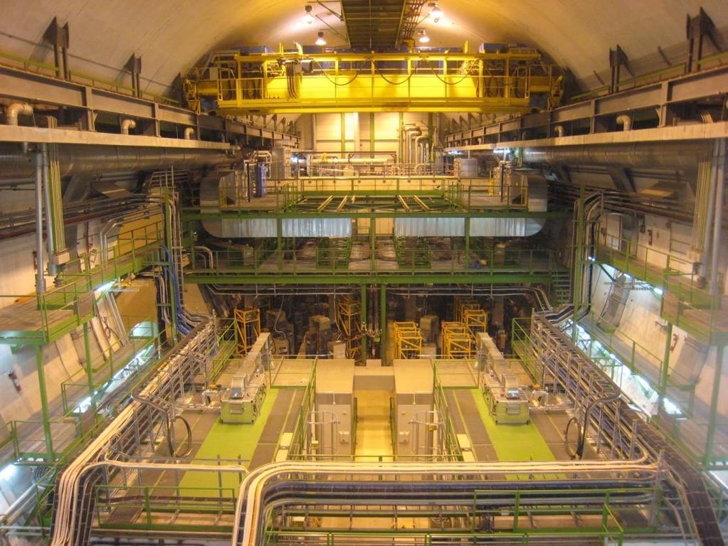 LHC Two independent rings: 8 RF cavities per ring all installed at