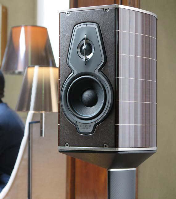 GUARNERI TRADITION HOMAGE TRADITION COLLECTION At its fourth revamp, improved in structure and technology; Guarneri keep its role of the most iconic Sonus faber bookshelf loudspeaker, refined and