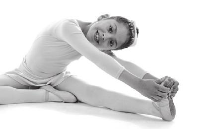 BALLET TAP JAZZ COMBO CLASS A fun combination class that will introduce your little dancer to the fundamentals of ballet, tap, and jazz techniques.