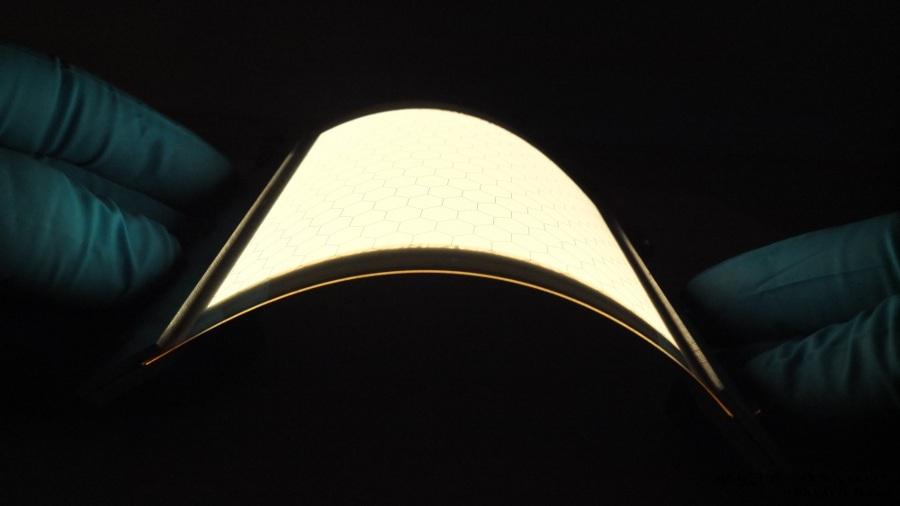 Flexible OLED Lighting Tiles Solvay, Holst Centre and several other partners demonstrate flexible 69cm 2 30lm/Watt OLED lighting tiles