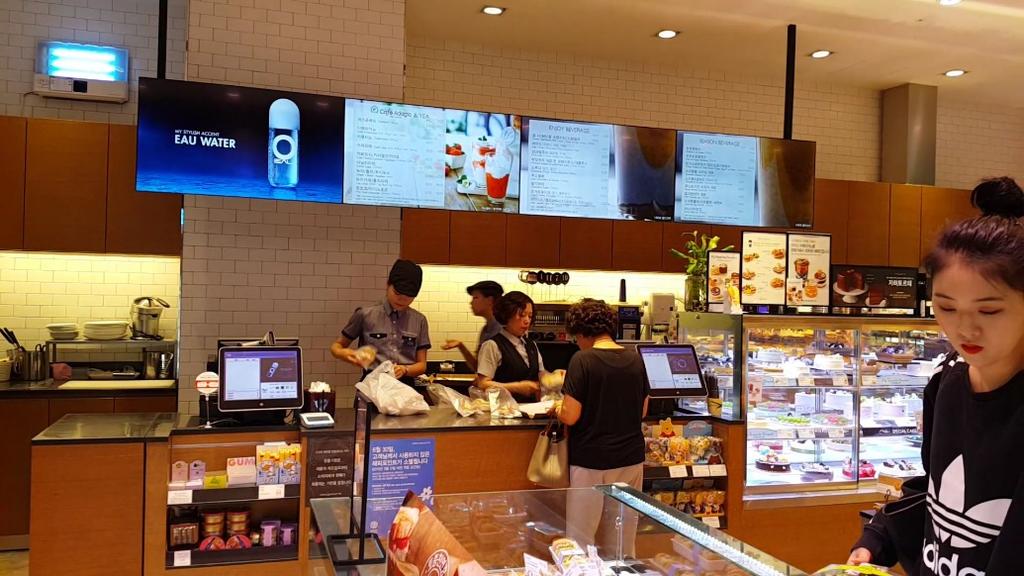 Digital Menu Board UHD All in One (PC built in Dual OS Windows 10 / Android 5.
