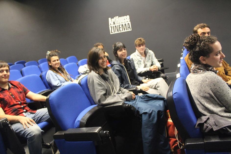 210 by film critics or film industry professionals to facilitate students performance and bolster confronting situations. Figure 12: EUFA students of the University of the Basque Country (UPV/EHU).