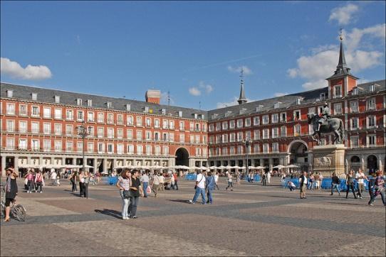 [3] The case with physical space is similar there are schemes that reflect the inherent patterns structured in human brain. Figure 1. St. Mark's Square in Venice; Figure 2.