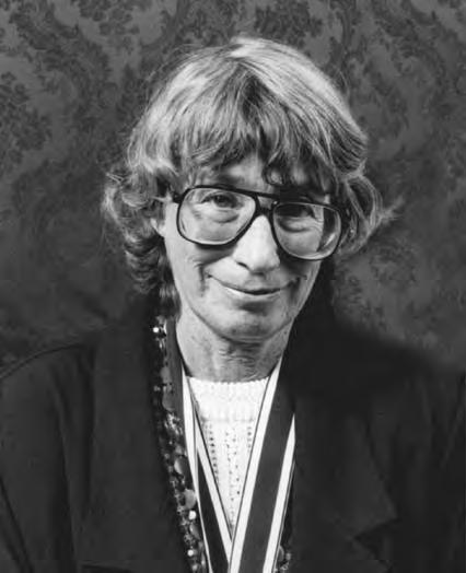 M u s i c L e s s o n s Author Biography Mary Oliver was born September 10, 1935, in Maple Heights, Ohio, to Helen and Edward Oliver (a teacher).