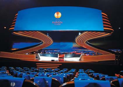 cutting-edge video processing and delicate color adjustment of EKTA LED screens on the backdrop to the projecting screens on the front.