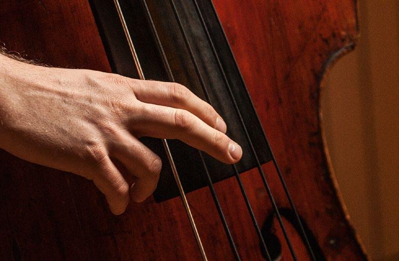 Sensitivity vibrating on thick strings Much sought-after as a playing partner, bassist Robert Landfermann takes over the role as leader on his quintet CD.