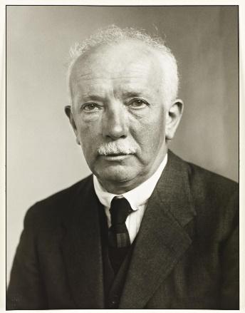 2 Richard Strauss (1864-1949) (Pronounced: Strowss) German Composer Strauss began composing music at age six, and his first symphony premiered when he was 17.