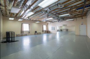 Dressing Room - Small THYMELE ARTS - SHIRLEY DAWN DANCE STUDIO 5481 Santa Monica Blvd.