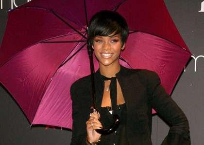 In Rihanna s song Umbrella she makes some strong statements about friendship.