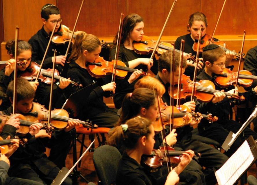 Introduction The Programme for Excellence in String Education (PESE) was founded in 2008 by the Jerusalem Conservatory Hassadna in partnership with the the city of Jerusalem.