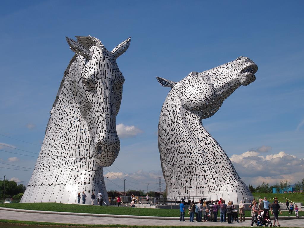 SECTION 1-EXPRESSIVE ART STUDIES (continued) The Kelpies, 2013 by SH Structures Limited 5. Some artists create 3-dimensional artwork for public spaces.