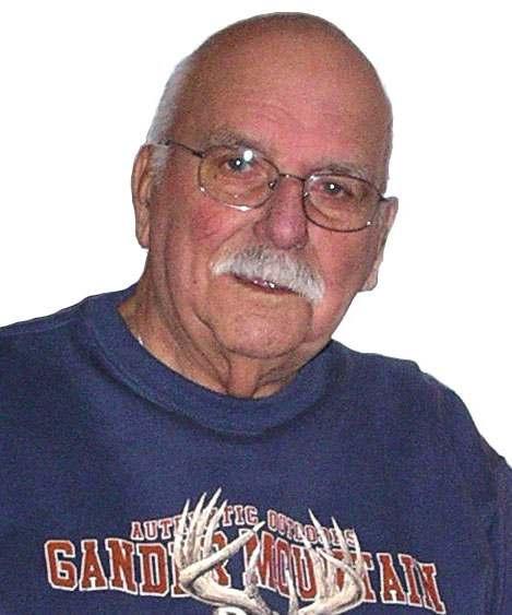 R A Y MASSIE, WB9WNA, SK By Tom Macon, K9BTQ ongtime club member Ray Massie, WB9WNA, L became a Silent Key on May 12. He has been a WARAC member since 1976 and was awarded a life membership in 2001.
