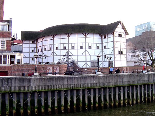 The Globe Theater Modern version opened 1997 200