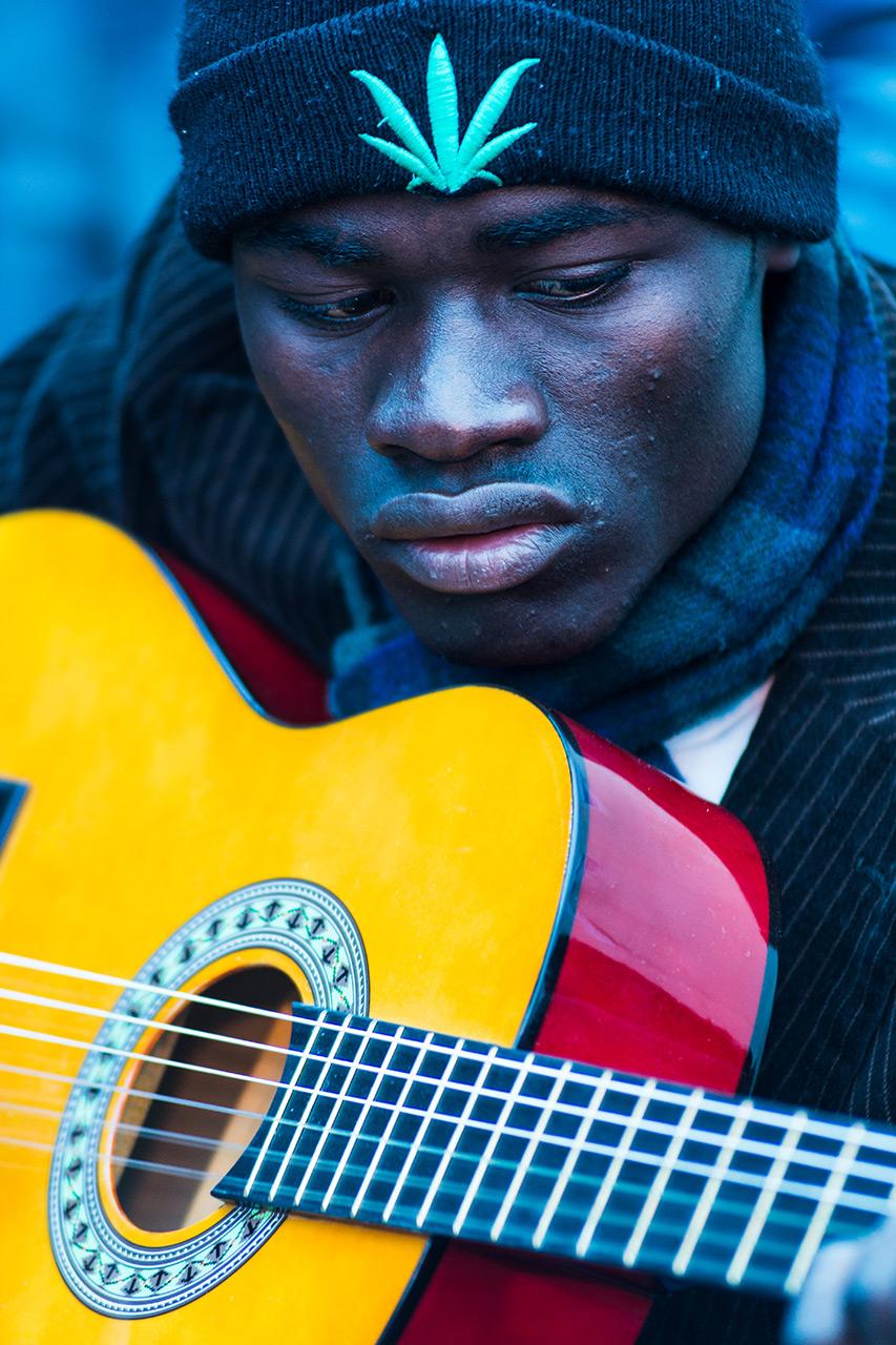 DSC_9885 Sarah Hickson Portrait of Sudanese guitarist