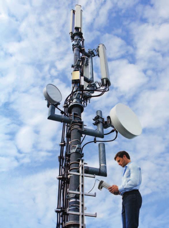 Many antenna sites to set up, a tight schedule, not enough personnel, strict specifications. How can this be accomplished? First and foremost by using efficient tools.