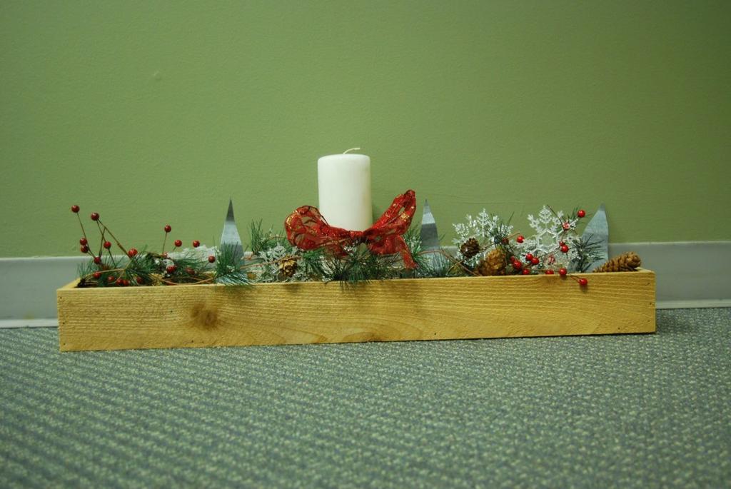 Christmas & Winter Craft Workshop 2015 Page 4 #10 Candle Centerpiece Price: $15 please bring