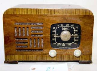 3 21. Zenith / 6D626 1942; Broadcast band;