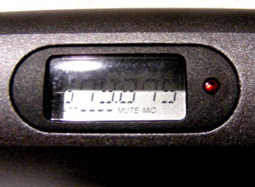 When the power on the microphone is on, a red dot will appear near the microphone LCD display and the receiver display will show a line of bars representing the battery charge state.