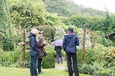Wine and Wander plus something a little more strenuous!? Firstly, we thank Mary, Alan and Kat Hodge for their generous hospitality during our visit to their delightful garden last week.