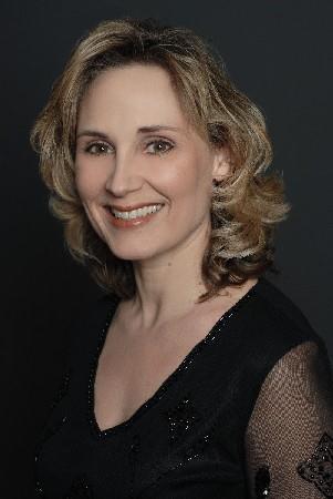 Jackie Hawley, Music Director, Cantiamo Girls Choir Jackie Hawley graduated from University of Toronto with an honors degree in Music Education and from University of Ottawa with a Bachelor of