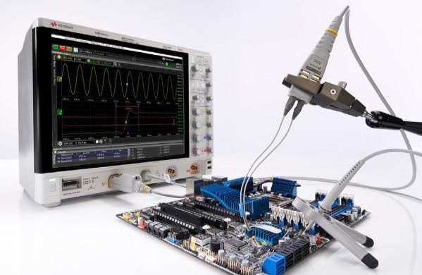 Probes and Accessories S-Series oscilloscopes include both 1 MΩ and 50 Ω paths.