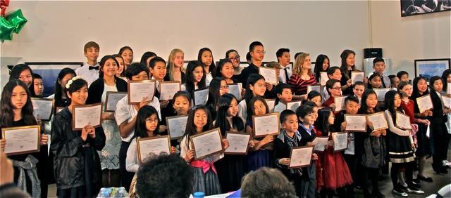MTAC/OCN Piano Ensemble Festival December 10, 2016 Kim s Pianos The Piano Ensemble Fes*val was huge this year. There were 30 performing duets and one trio.