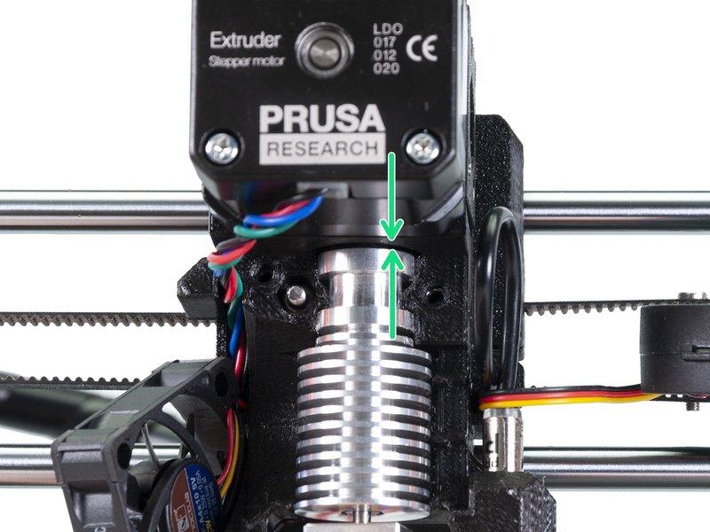 See the first picture showing the WRONG inclination. This hotend is inclined too much to the front and there is no gap between the hotend and the extruder body.