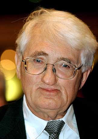 Jurgen Habermas v Background Born in Gummersbach in 1929 Grew up during Nazi regime and WWII: Two influences that have a profound effect on his thinking and wri$ngs Studied philosophy at Gojngen,