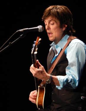 LIVE AND LET DIE A Symphonic Tribute to Paul McCartney ARTIST BIOGRAPHIES Tony Kishman guitar, bass guitar, piano, lead vocals Singer and Recording artist, Tony Kishman is the creator and band leader