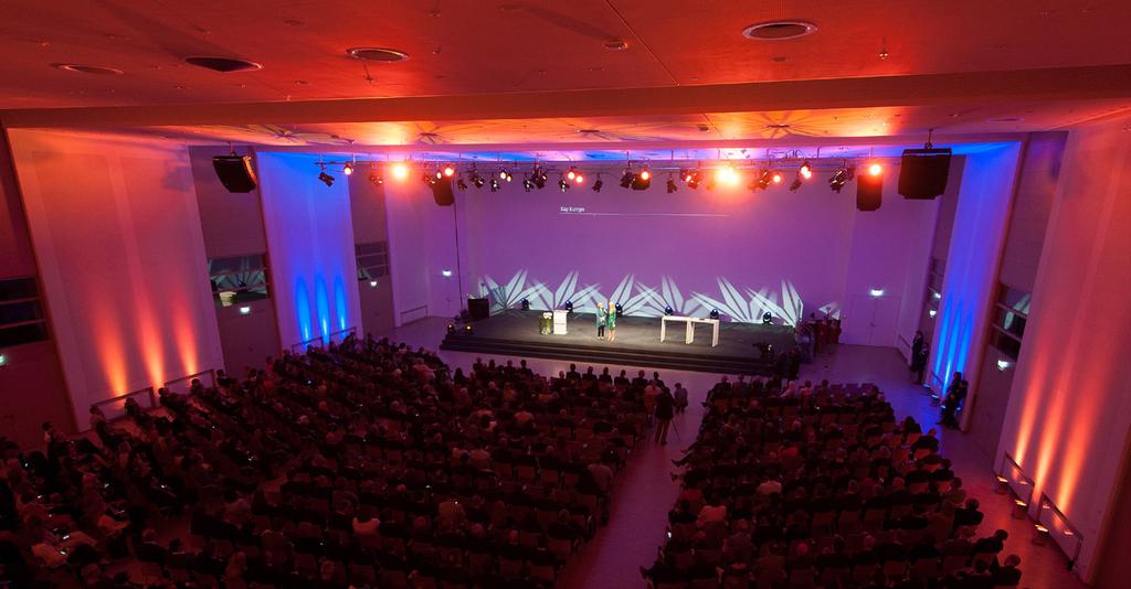 HALL HORIZONT Lighting LIGHTING PACKAGE AMBIENT Same stage lighting as with the lighting package Stage with additional battery