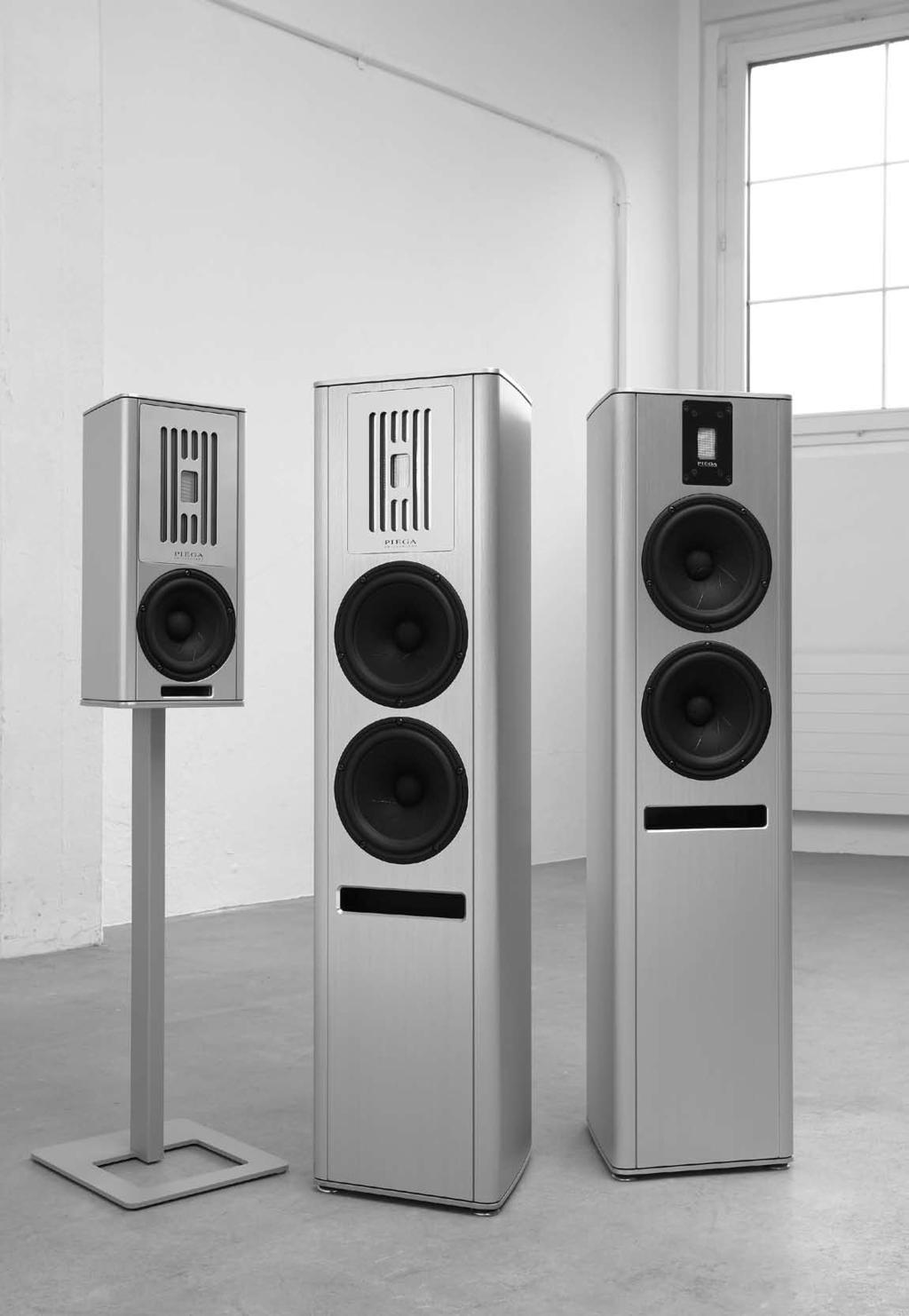 PIEGA TC Series Reference floor-standing loudspeaker with coaxial ribbon system TC 70 X The TC 70 X is equipped with new superfast MOM technology (Magnetic Optimized Motor) bass chassis.