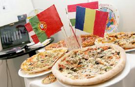 VI.1. Proiectul "The Pizza Bussiness Across Europe" Colegiul Tehnic Raluca Ripan Cluj-Napoca THE PIZZA BUSINESS ACROSS EUROPE Acest proiect a fost prima experienţă importantă în etwinning.