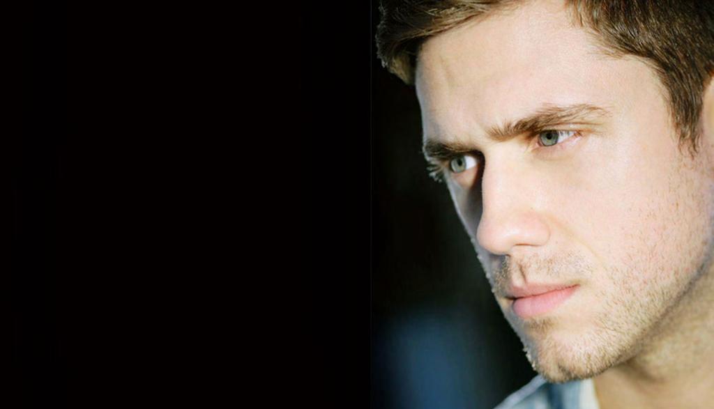 Aaron Tveit Thursday, September 21, 2017 7:30 pm Broadway, film and television actor, Aaron Tveit is best known for originating the role of Gabe in the Pulitzer Prize winning musical Next to Normal