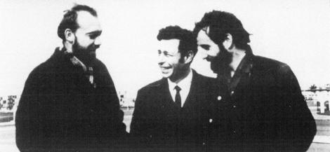 *1 1. Chris Barnard en Bartho Smit van APB saam met Breyten Breytenbach in Oktober 1964 op