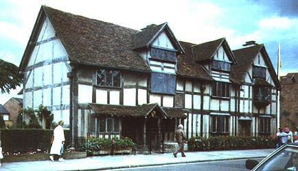 Life of Shakespeare Born April 23, 1564 in Stratford on Avon Father - John Shakespeare Mother - Mary