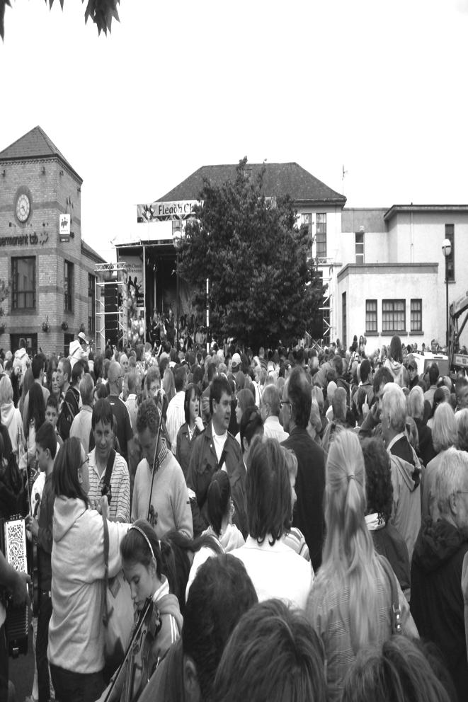 196 Image 13. World s Largest Session at the Fleadh Cheoil na héireann.