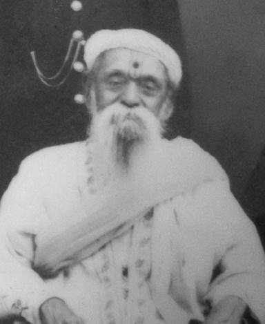 5:8 Pt.Ganpatrao Vasaikar Ganpatrao Piraji Pandit, Alias Nana Vasikar shri Ganpatrao born on 30 th October 1863 in Arnali village near Vasai.
