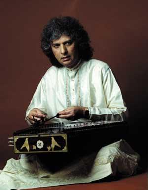 6:6 Pt. Shivkumar Sharma This great Santoor player of the time always loves to perform against the knowledgeable audience of Baroda.