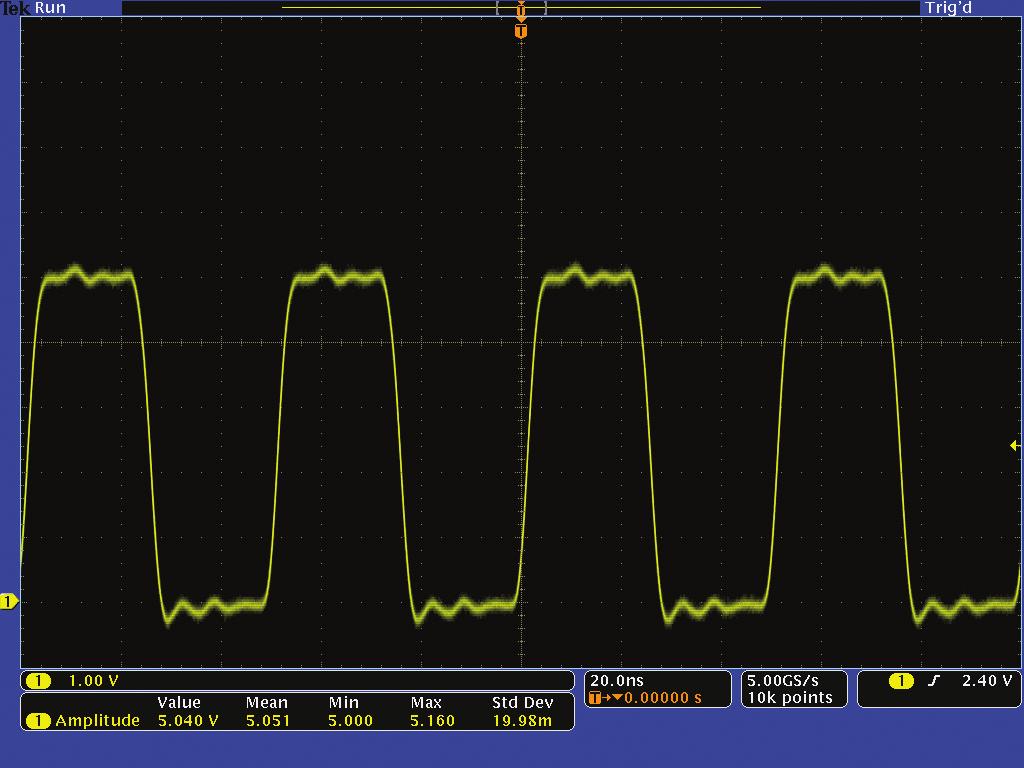 Application Note Figure 5. Quick verification of the 5 V CMOS signal amplitude using measurement statistics. Figure 6. Setting the digital threshold to 2.5 V for a 5 V CMOS signal.