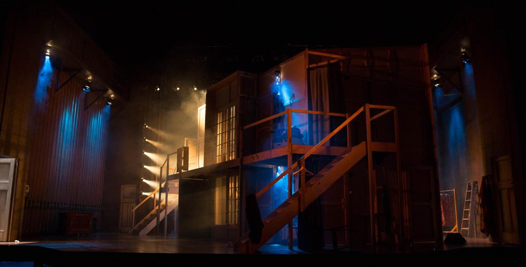 Stagecraft Lighting Design Ben Hughes lighting design in Noises Off cleverly creates a deceptively large number of locations and moods.