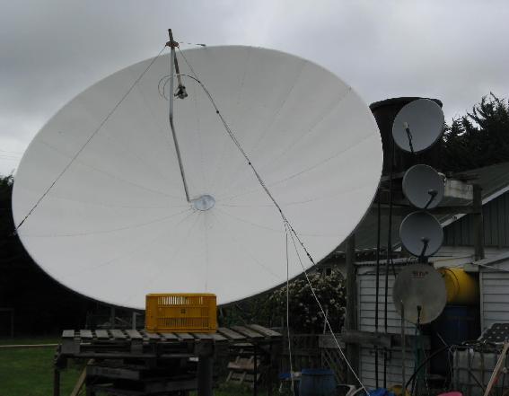 The Ku band dishes are pointed at, from bottom to top; Intelsat 19, Optus D1, Optus D2 and Intelsat
