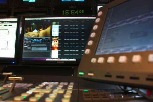 Frequently repeated background graphics such as the ZüriNews logo animation are being controlled by the video switcher via VDCP as secondary playout.